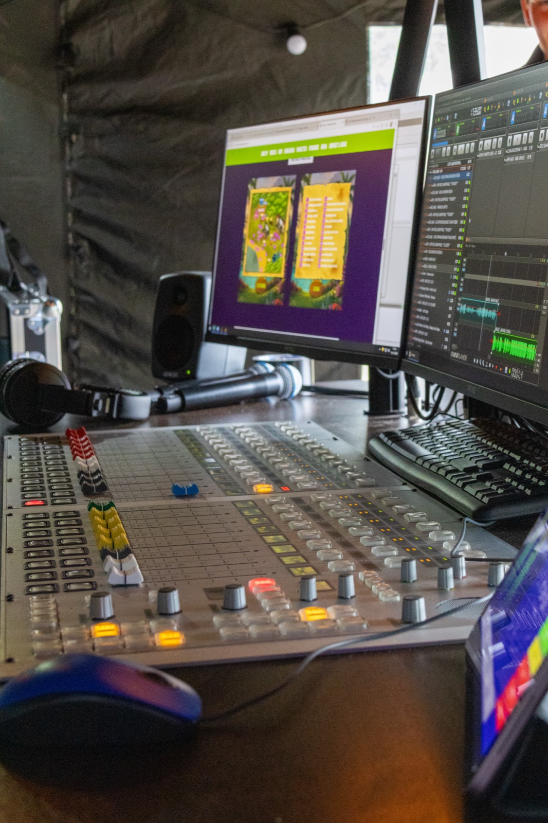 DHD 52/MX mengtafel met playout op de monitors